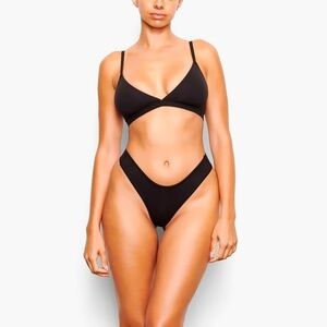 NWT SKIMS Fits Everybody Triangle Bralette Onyx XS